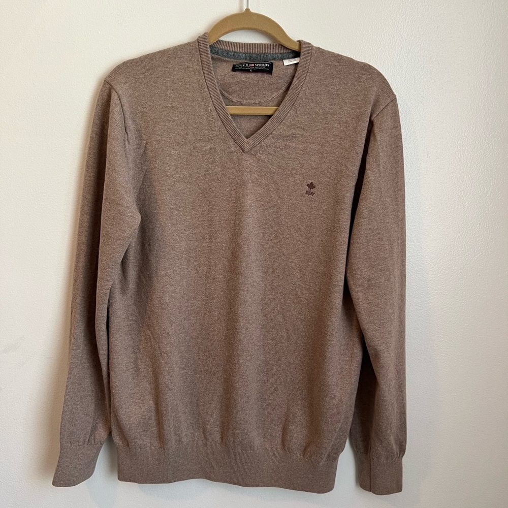 River Woods men’s v neck sweater